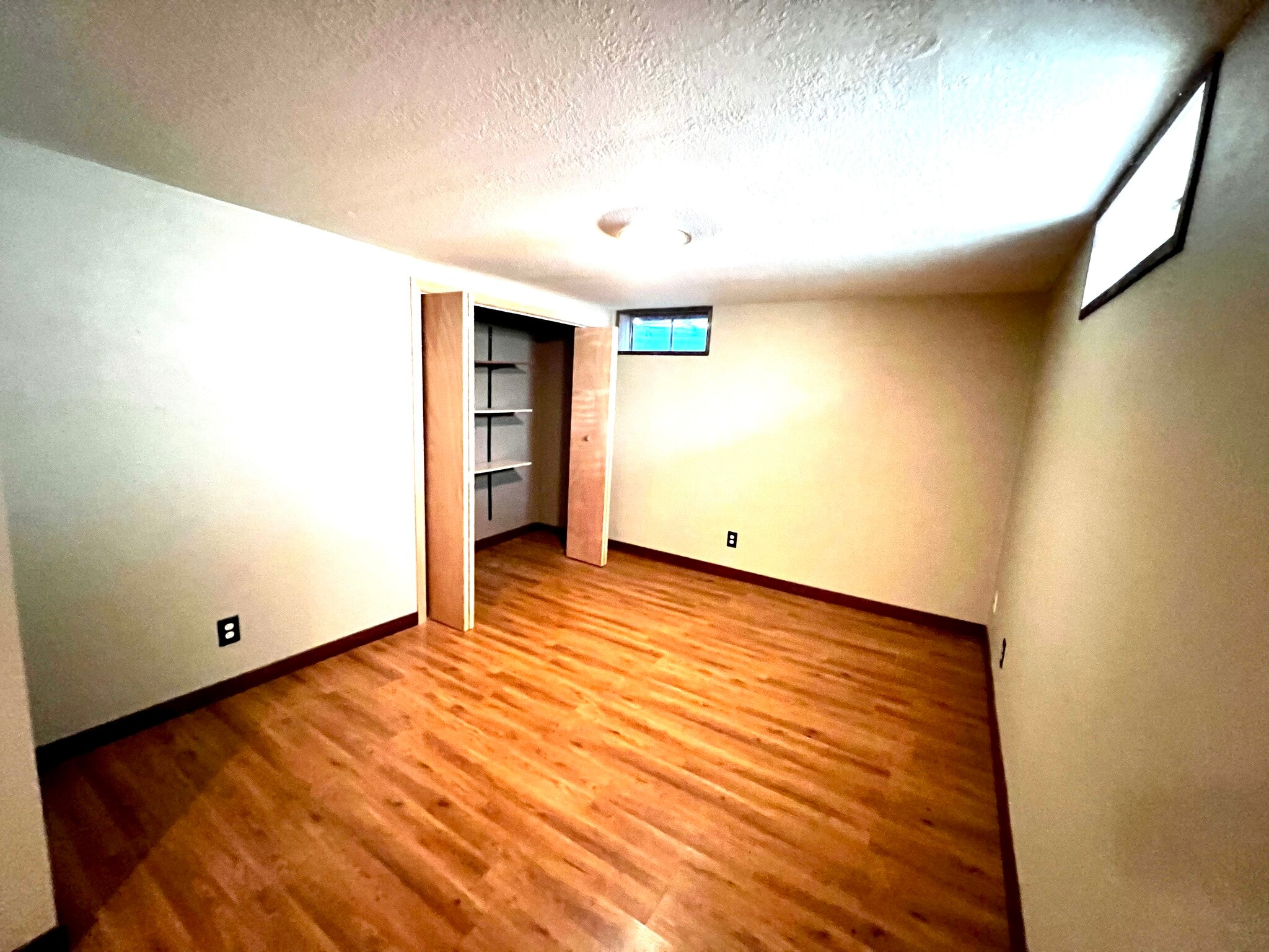 Building Photo - 1160 W Stover St