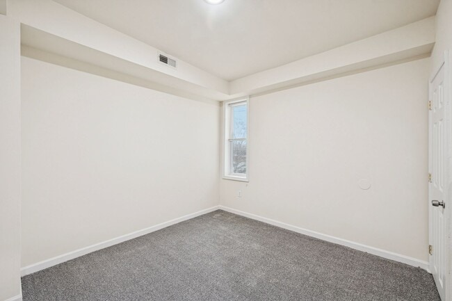 Building Photo - 1003 S 53rd St