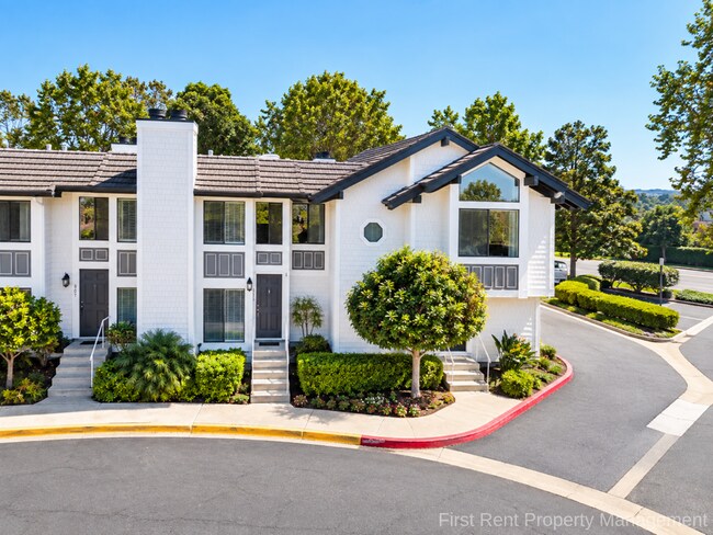 Building Photo - 865 Violet Ct