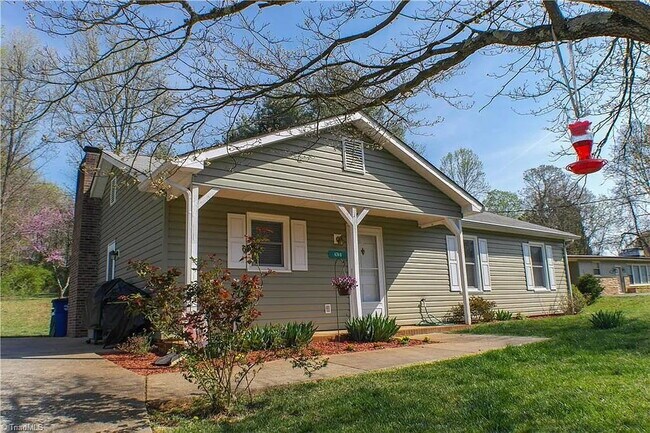 Building Photo - Newly Renovated 3-Bed Oasis with 2 Full Baths in Winston-Salem – Your Perfect Home Awaits!