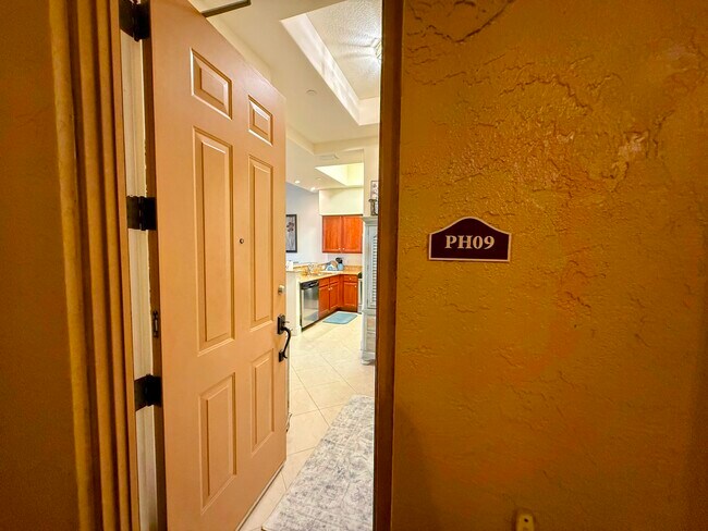 Building Photo - 20 Orange Ave