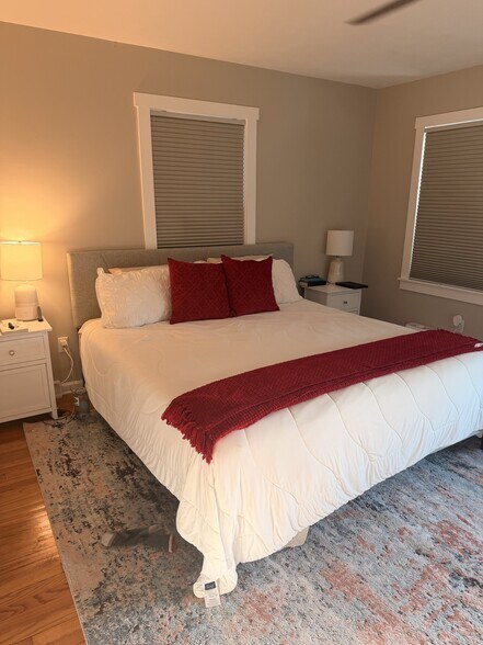 Building Photo - 682 Tower Hill Rd