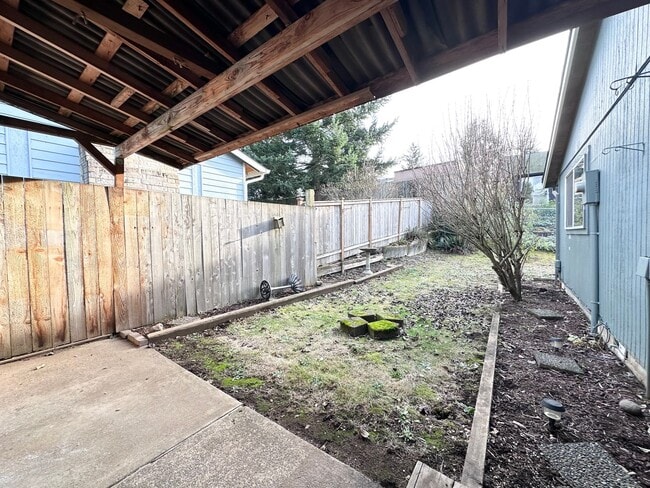 Building Photo - 39910 McCormick Dr