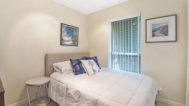 Building Photo - 261 Cypress Point Dr