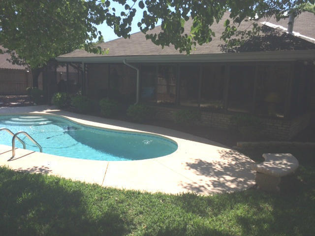 Building Photo - 213 Hillside Dr