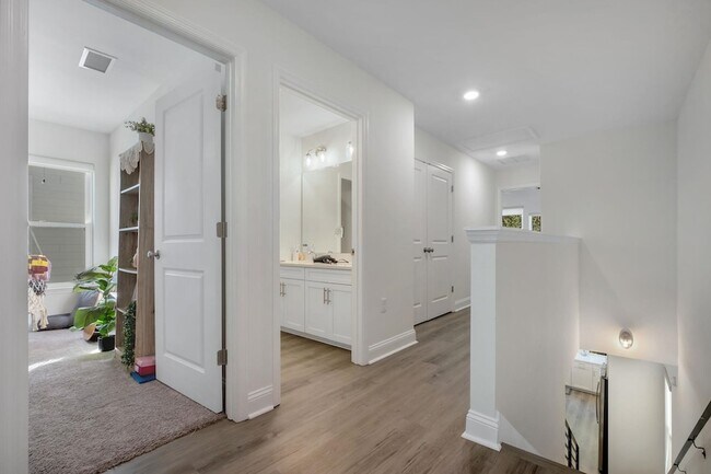 Building Photo - 458 Grand Oaks Rd