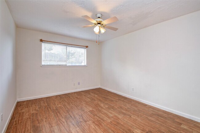 Building Photo - 9510 Huntington Way Dr