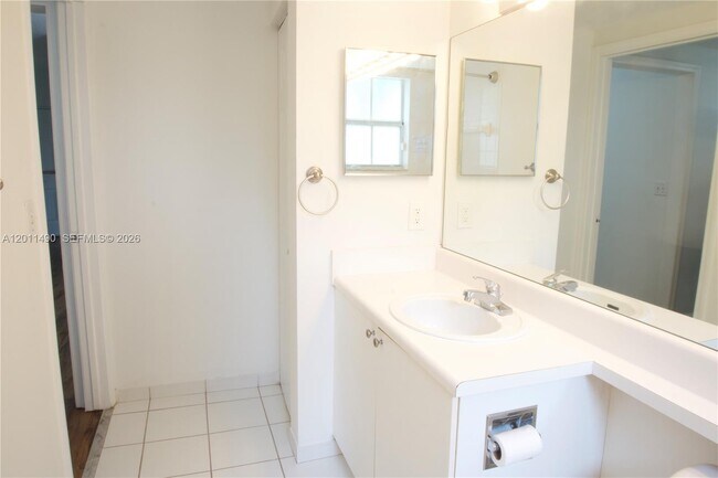 Building Photo - 2440 E Preserve Way