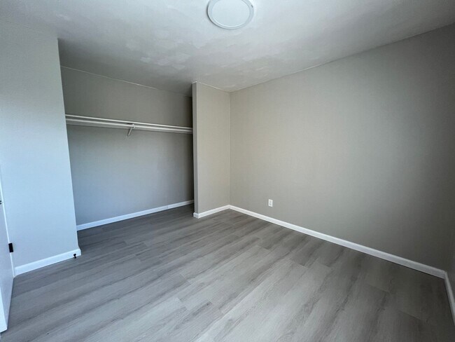 Building Photo - 2188 Luz Ave