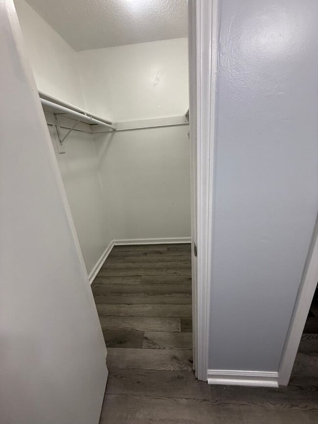 Building Photo - Stunning 3 Bedroom 2.5 Townhome Located in...