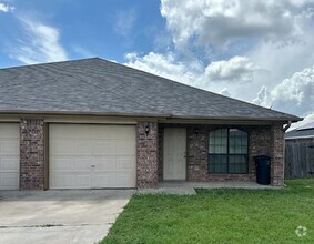 Building Photo - Available Now! 3 Bedroom 2 Bath in Killeen Tx