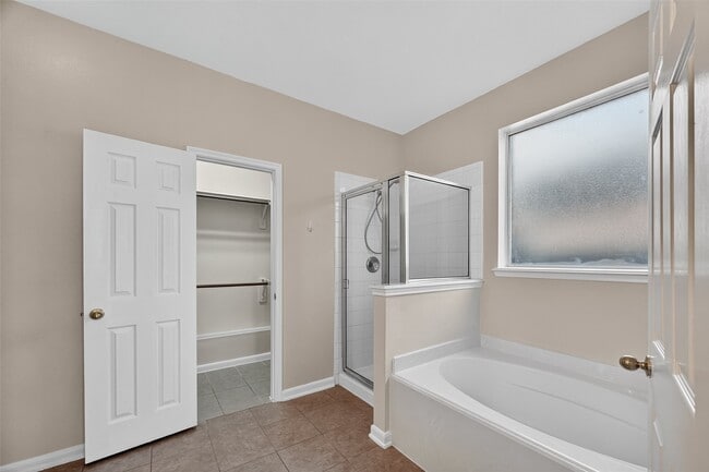 Building Photo - 2711 Shallow Falls Ct