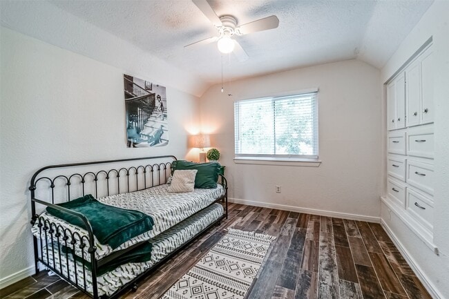 Building Photo - 718 Regency Ct