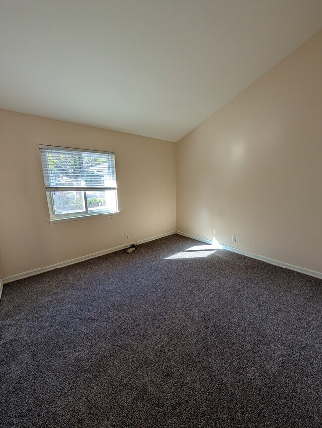 Building Photo - 27124 Cabrera Ave