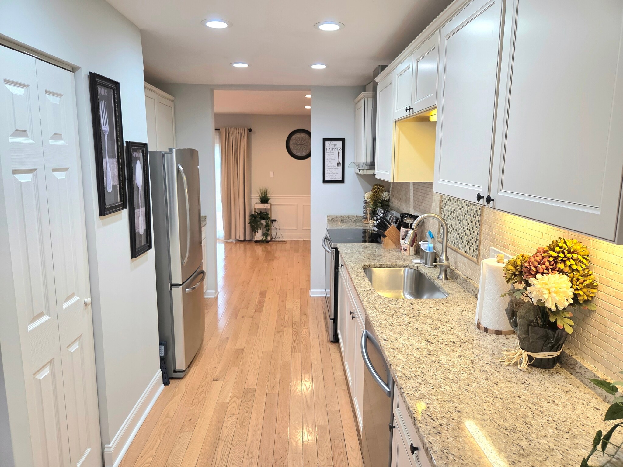 Building Photo - 5407 Leeway Ct