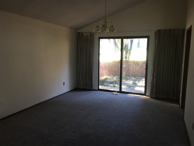 Building Photo - 4426 Holly Ln NW