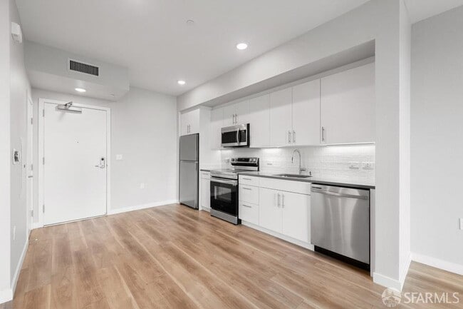 Building Photo - 260 Brooklyn Basin Wy