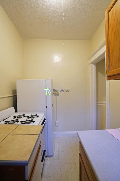 Building Photo - 64 Woodstock Ave