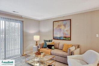 Building Photo - 400 Legends Terrace Dr