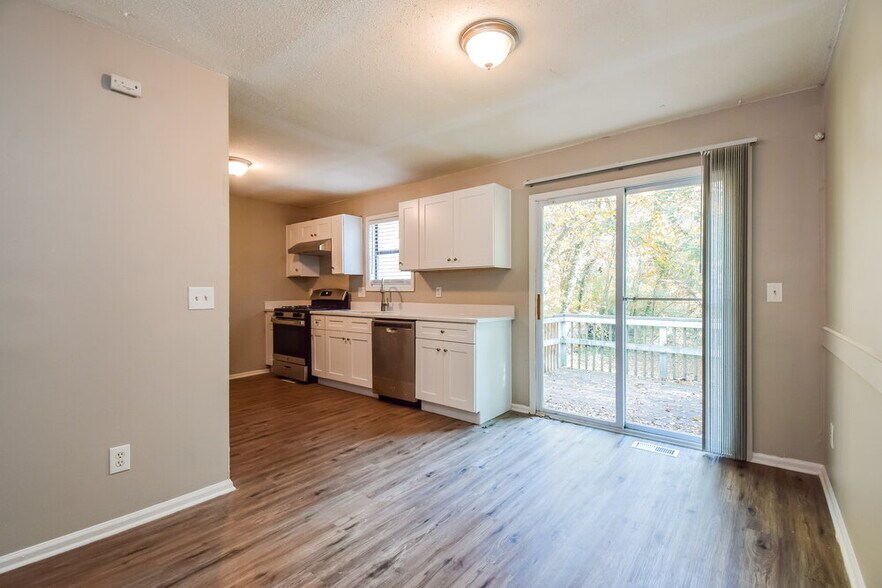 Building Photo - 5461 Austell Rd