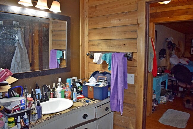 Building Photo - 6271 W Cedar Meadows Ln