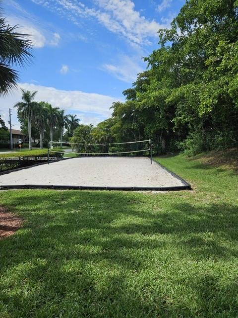 Building Photo - 7872 Sanibel Dr