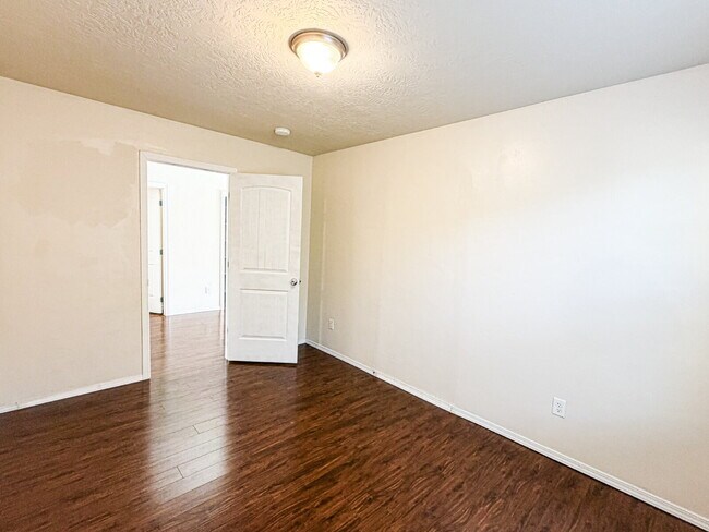 Building Photo - 4 Bed / 2 Bath Home for Rent in Caldwell – 1,886 Sq Ft