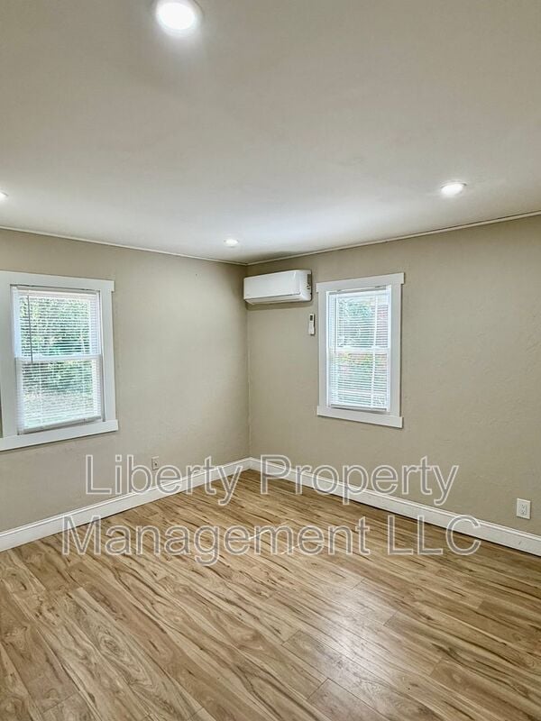 Building Photo - 1628 Murchison Rd