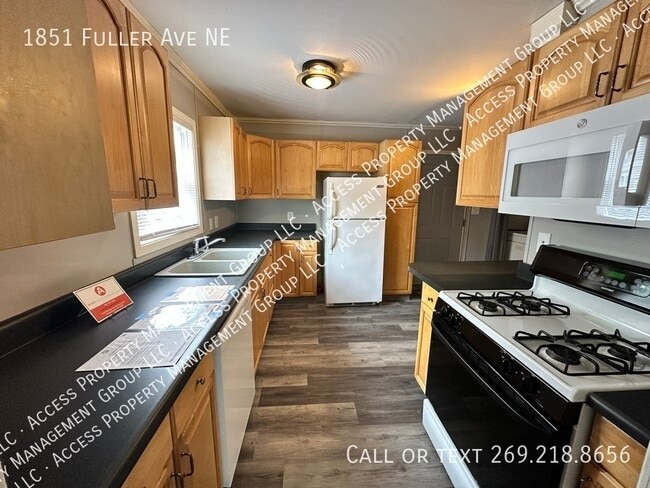 Building Photo - 1851 Fuller Ave NE