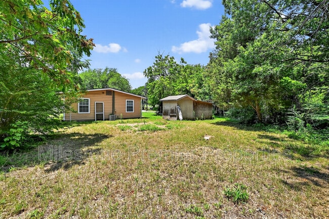 Building Photo - 401 S Contemporary Dr