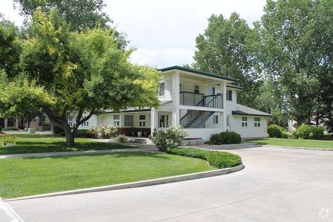 Building Photo - Rose Tree Village