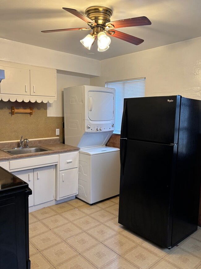 Building Photo - 414 Rutle