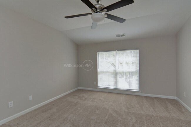 Building Photo - Beautiful 3br/2.5bth Home with Bonus Room ...
