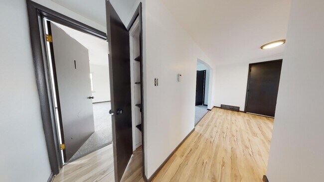 Building Photo - Parma - Ridgewood Lofts - 2 Bedroom - 1 Bath