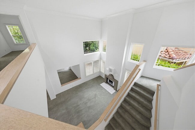 Building Photo - 4 Del Andante