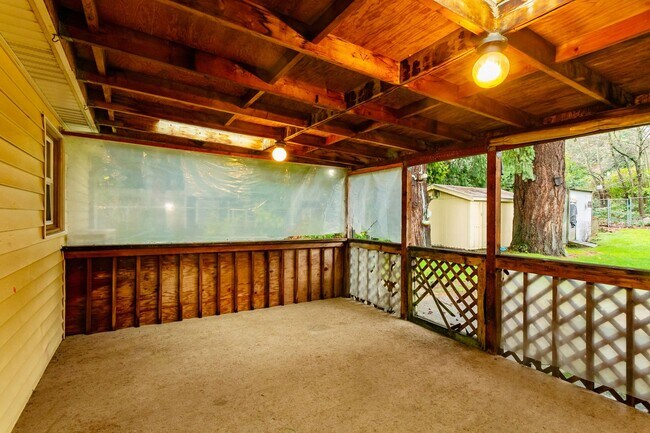 Building Photo - AVAILABLE FOR RENT – Beautiful 4BD / 2BA Home in Tacoma!