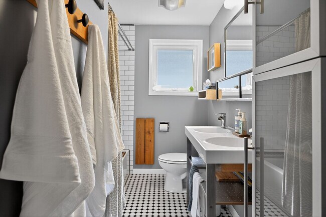 Building Photo - 9314 54th Ave S