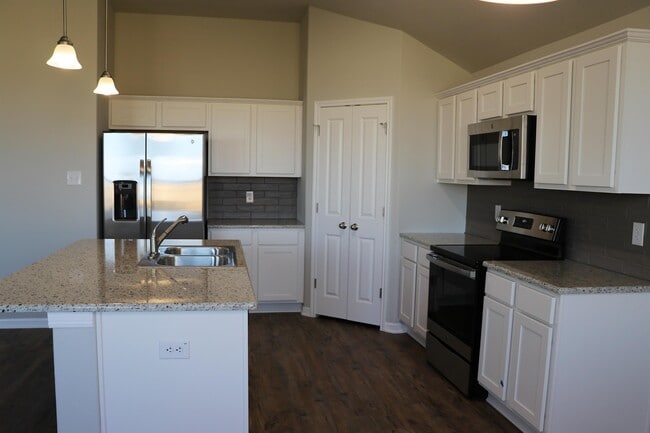 Building Photo - 1059 Aurora Grove Bend