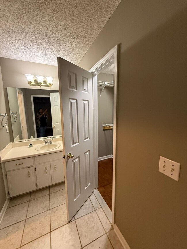 Building Photo - 304 Natchez Rd