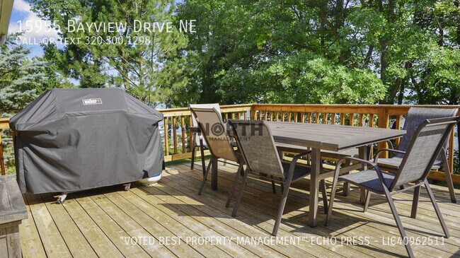 Building Photo - 15955 Bayview Dr NE