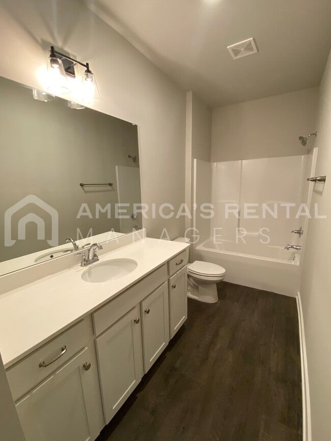 Building Photo - Home for Rent in Weaver AL...Available to view with 48 hour notice!