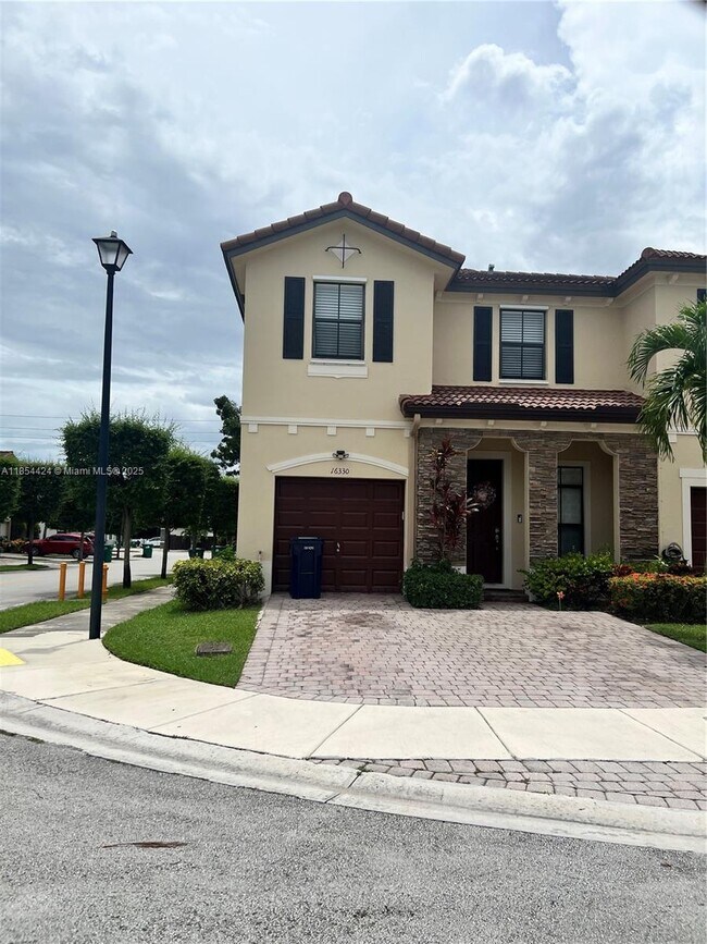 Building Photo - 16330 SW 71st Terrace