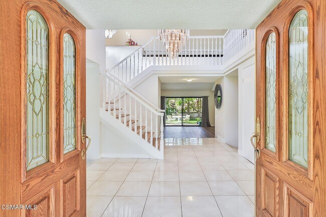 Building Photo - 4082 Avenida Verano