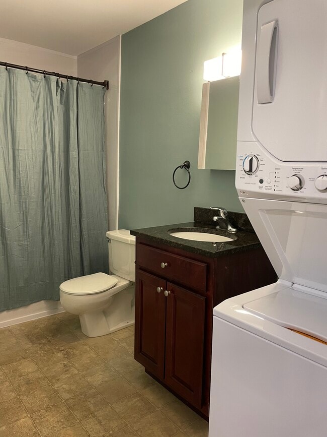 Building Photo - 120 Fisherville Rd