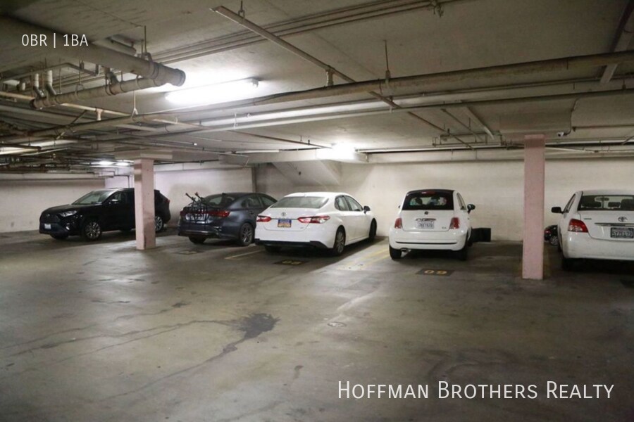 Building Photo - 1520 N Vista St