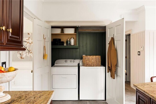 Building Photo - 2270 Emerald Dr