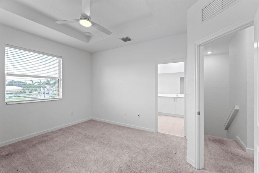 Building Photo - 5515 NW 27th St