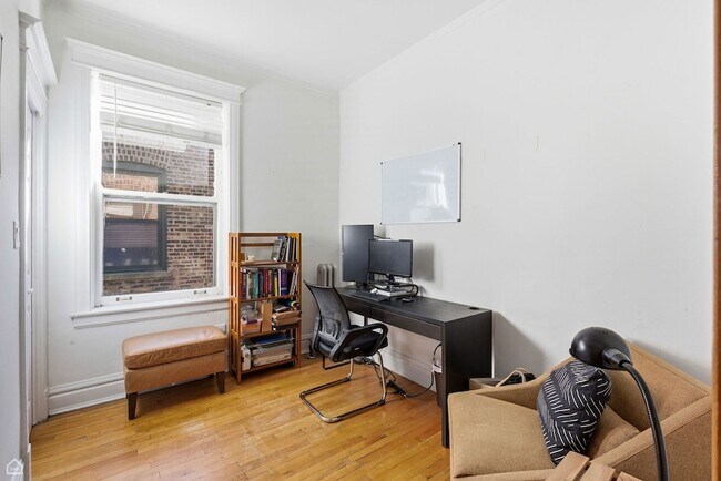 Building Photo - 5321 S Woodlawn Ave