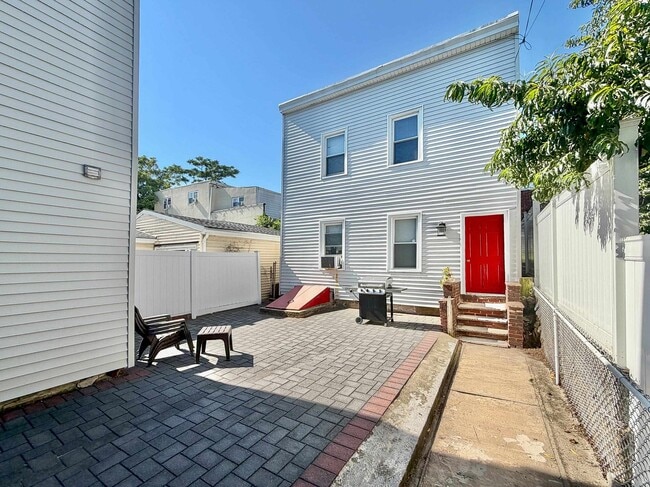 Building Photo - 229 71st St