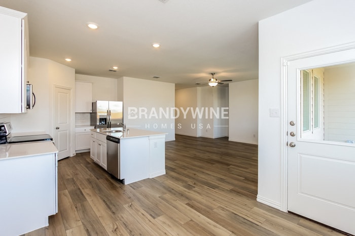 Building Photo - 122 Jenkinson Dr